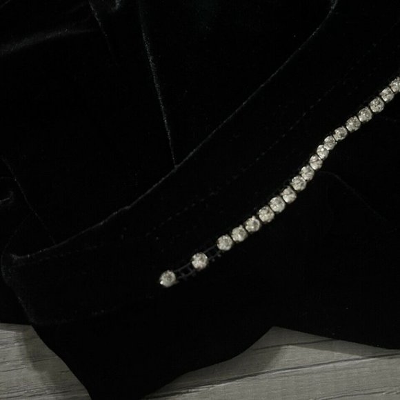 3/$30 ⭐️ 𝅺vintage Black Sleeveless MIDI Velvet Dress - Picture 3 of 4